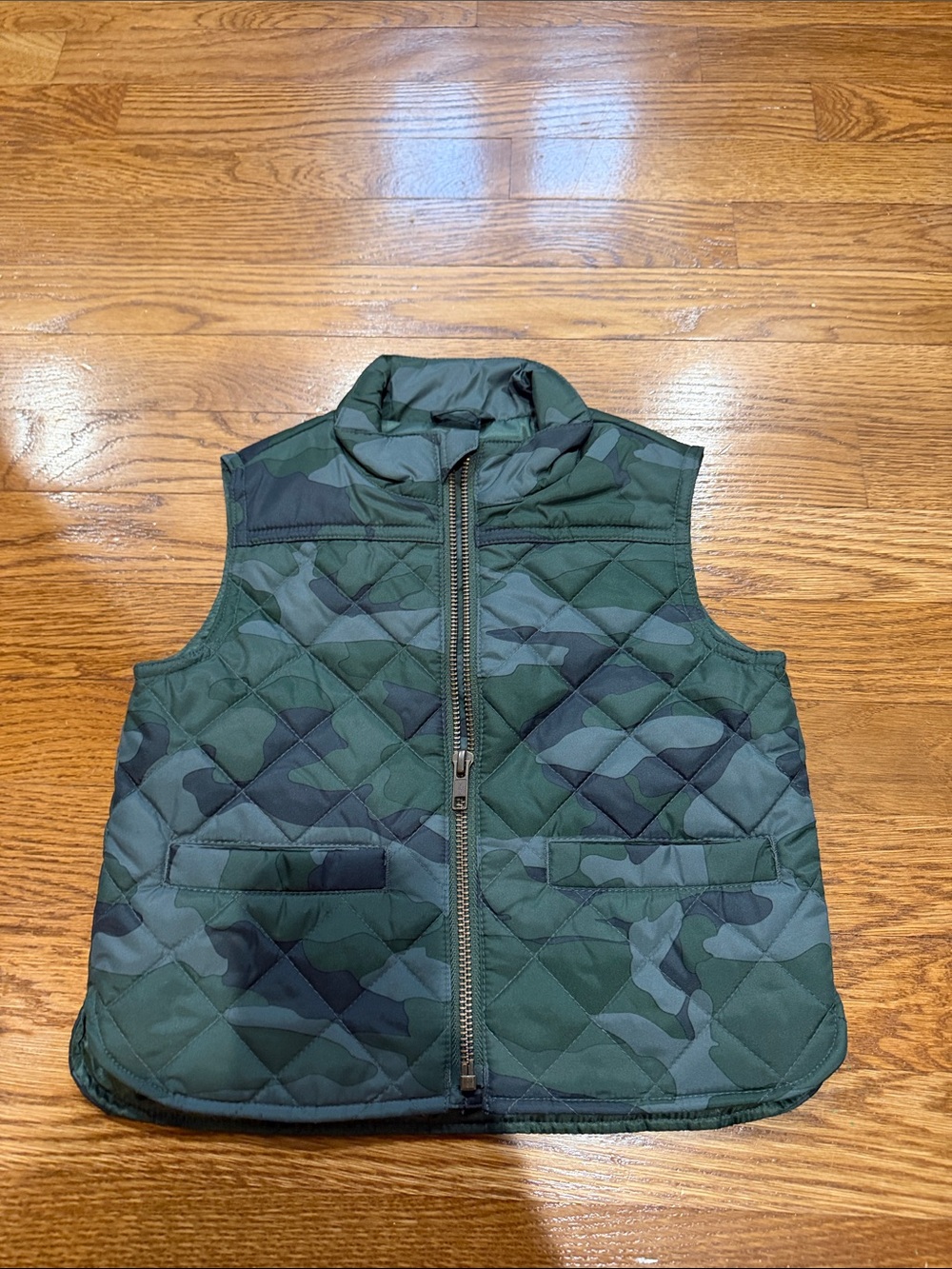 J.crew Kids Quilted Camo Vest - Green like new. Size 2T